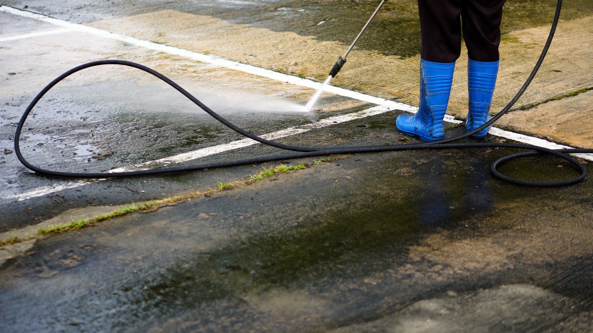 Industrial pressure washing